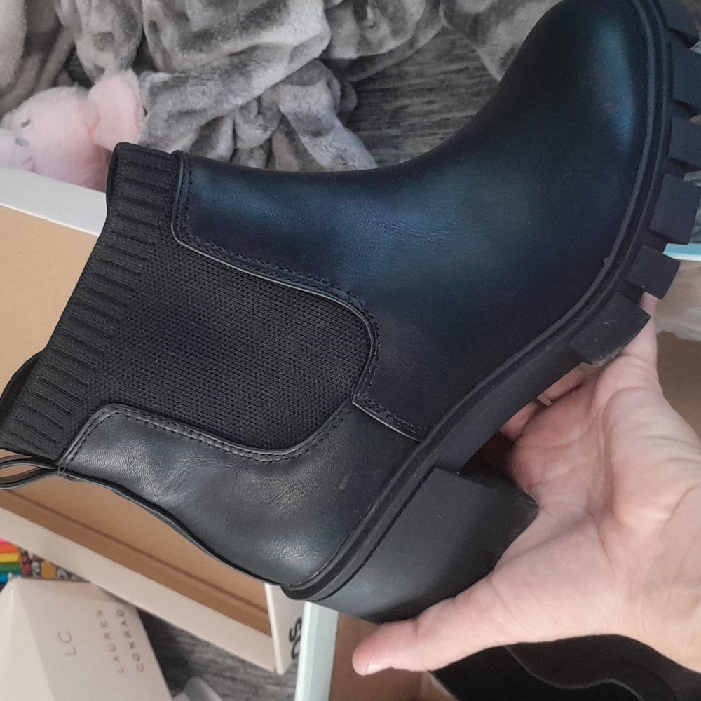 Black dress boots